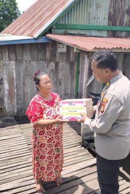Sambut HUT Bhayangkara ke-80, Polres OKI Gelar Baksos dan Bakti Religi, Salurkan 100 Paket Sembako