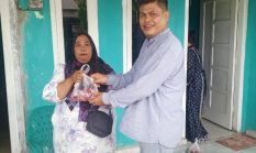 PT Timah dan PWI Bateng Tebar Kurban hingga Perbatasan Desa, Warga Haru Baru Pertama Kali Terima Daging Kurban