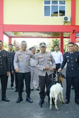 Akhiri 39 Tahun Pengabdian, IPTU Reliyanto Dilepas Dengan Penuh Kehormatan oleh Polres OKI