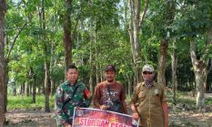Cuaca Sangat Panas, Babinsa Terus Gencar Imbau Warga Waspada Karhutla