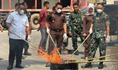 Kejari OKI Musnahkan BB Yang Telah Berkekuatan Hukum Tetap