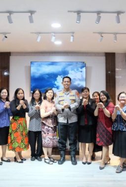 Polisi Minggu Kasih, Kapolres OKI Perkuat Toleransi dan Kedekatan dengan Jemaat Gereja