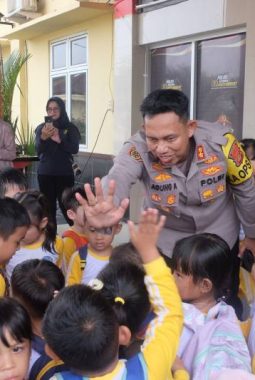 Polres OKI Tanamkan Kepedulian Lingkungan, Siswa TK Belajar Bahaya Karhutla